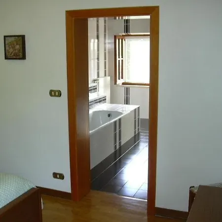 Alojamento de Acomodação e Pequeno-almoço La Torretta Bianca *